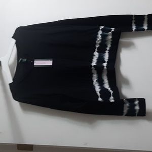 Wild fable women's plus sile long sleeve v-neck hatch front cropped  boxy small